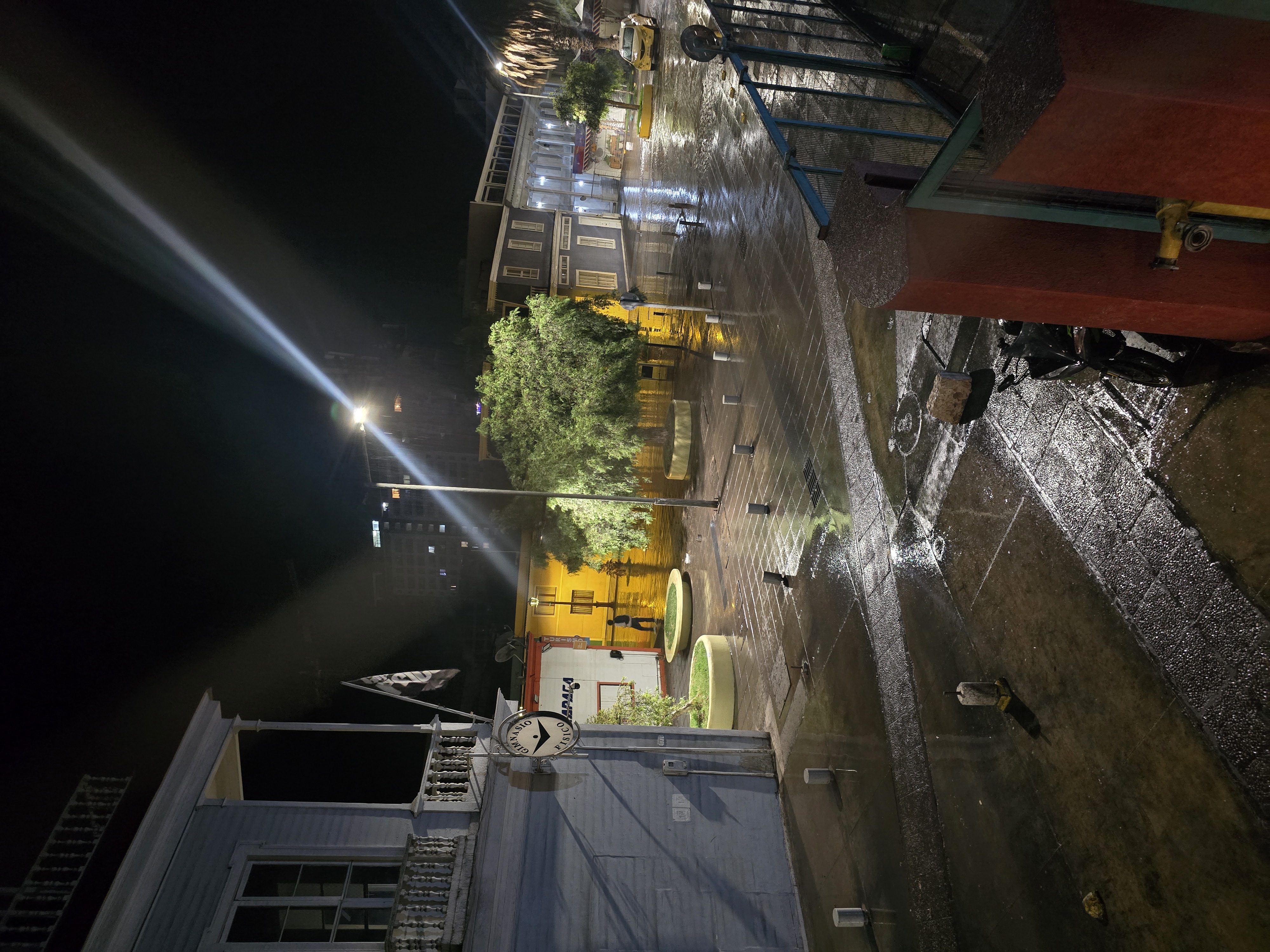 Lluvia en Iquique  — foto de @clpnts  en el concurso de Fotomica